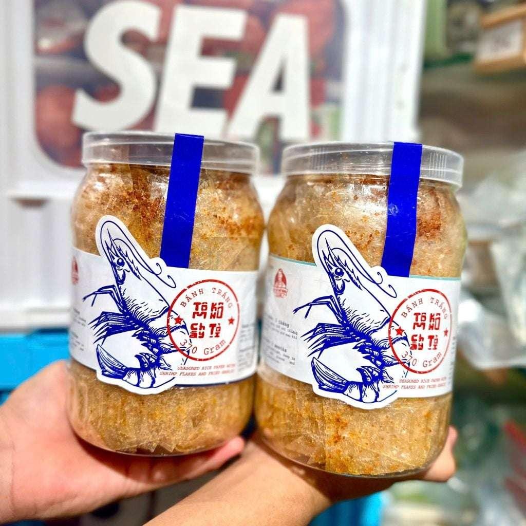 banh trang tom kho, shrimp rice paper snack, garlic shrimp rice paper, Vietnamese spicy snack, an vat Viet