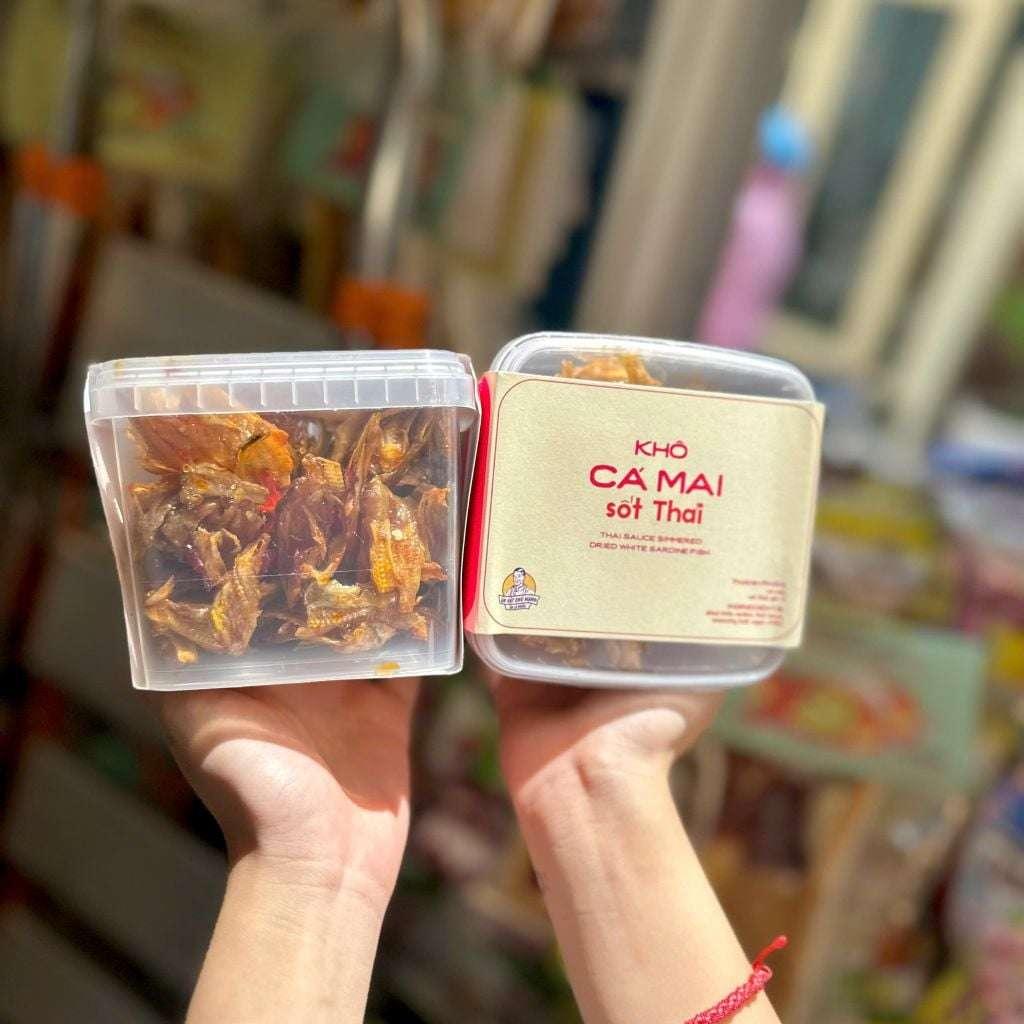 kho ca mai sot thai, dried white sardine Thai sauce, Thai style dried fish, Vietnamese dried fish snack